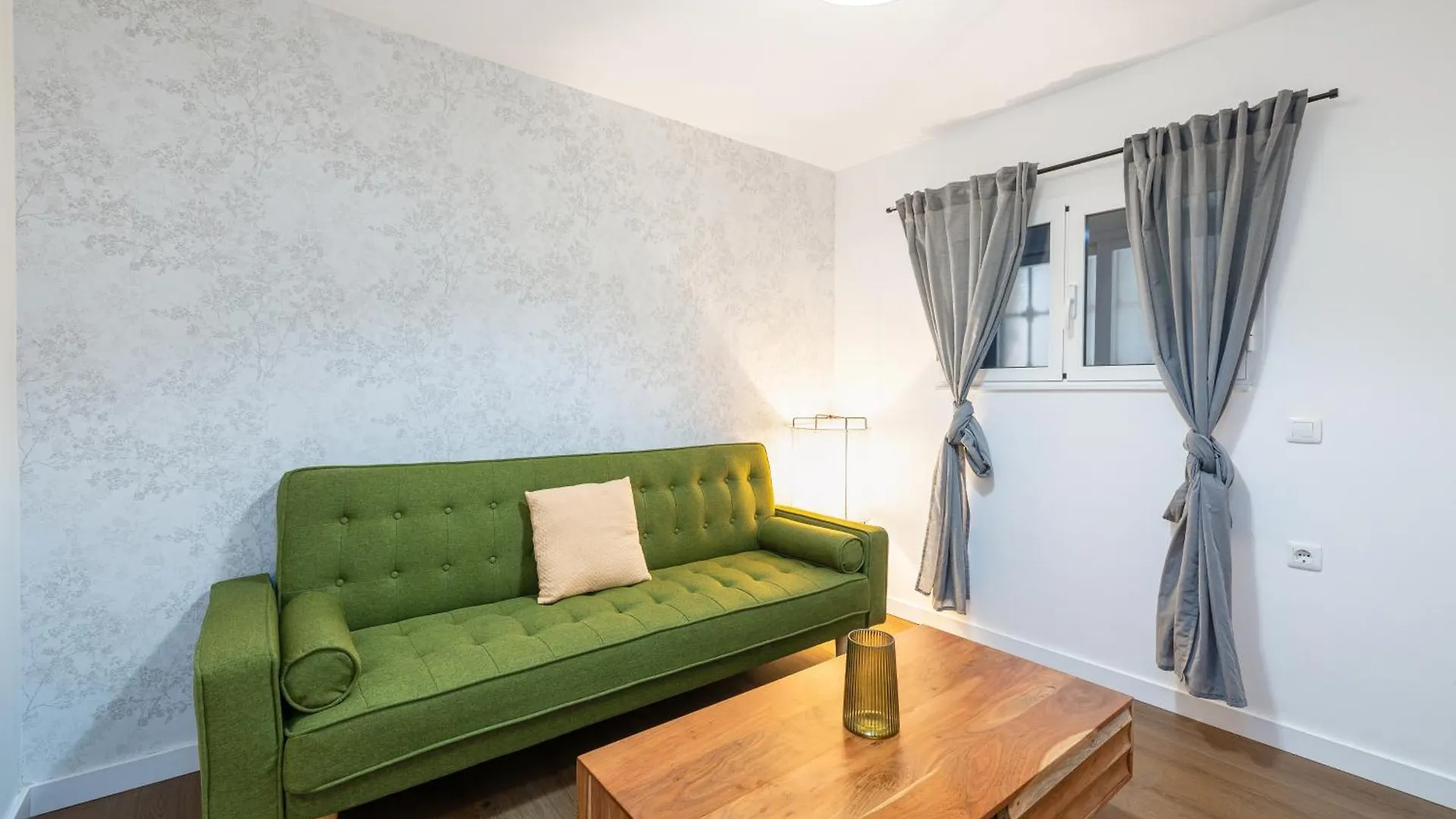Διαμέρισμα Modern & Cozy -1Bedroom-Coutyard-Center Μάλαγα