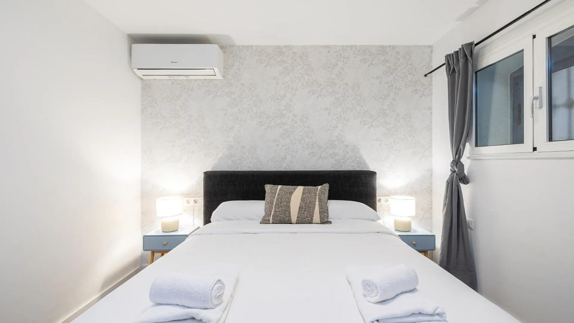 Modern & Cozy -1Bedroom-Coutyard-Center Malaga Spain