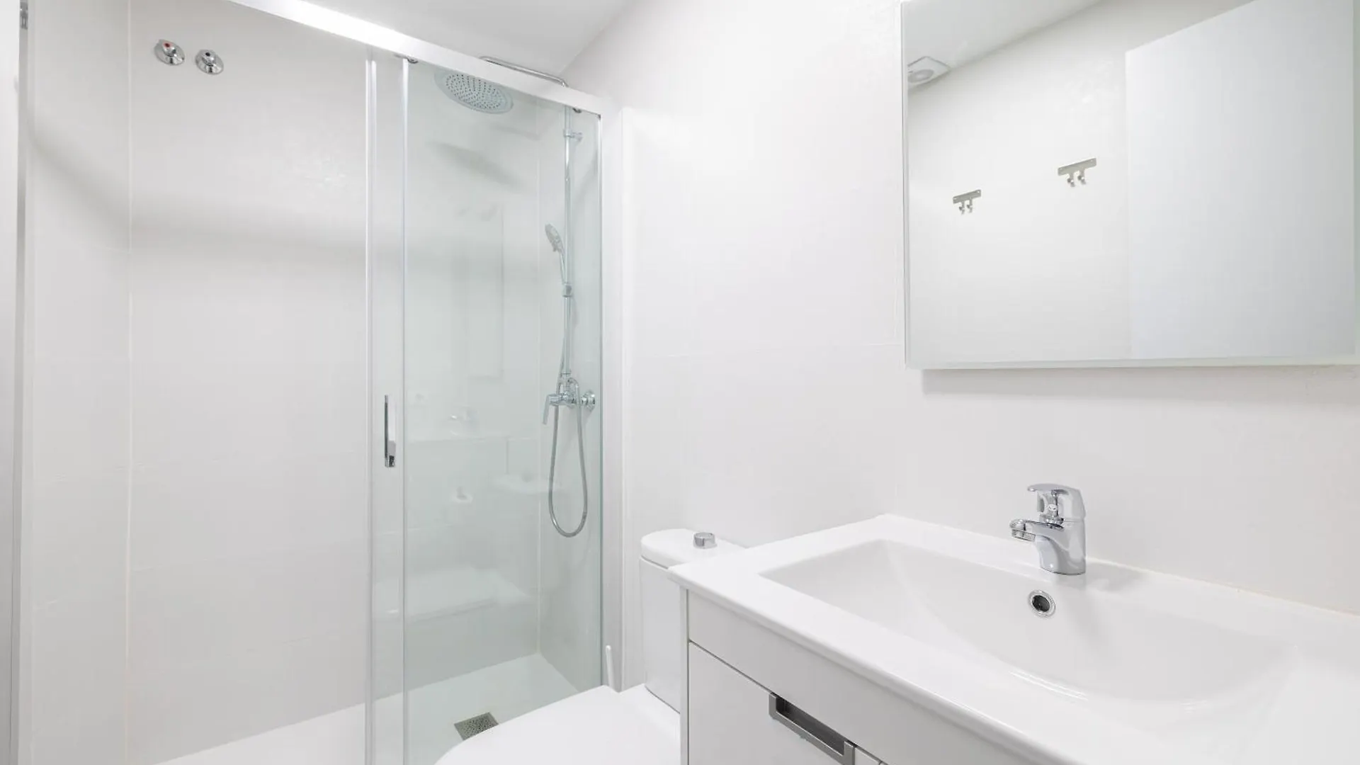 Apartment Modern & Cozy -1Bedroom-Coutyard-Center Malaga Spain