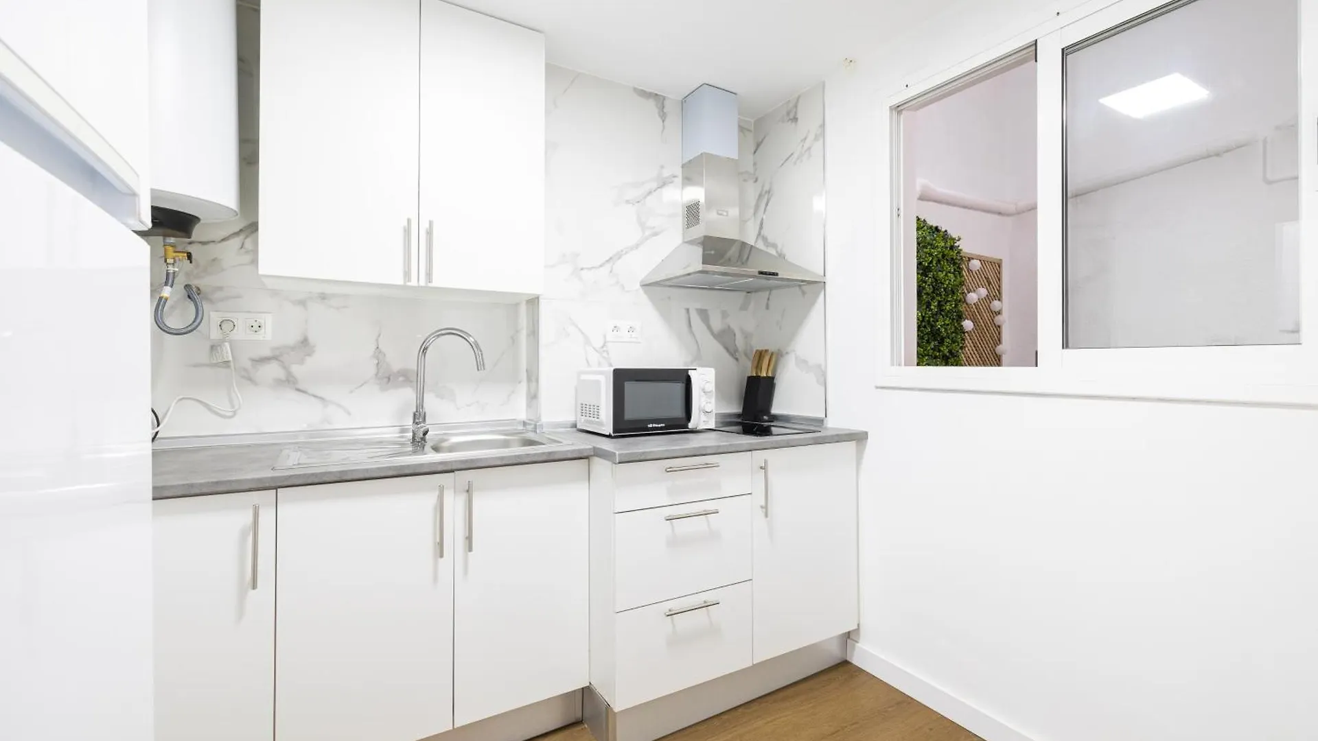 Modern & Cozy -1Bedroom-Coutyard-Center Malaga 0*,  Spain